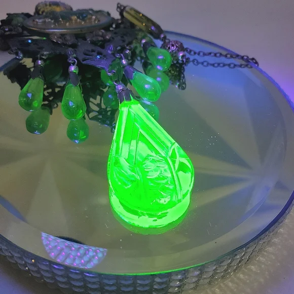 1 of a Kind Vintage CZECH Uranium Glass Boar Necklace 4 Luck - Picture 11 of 11